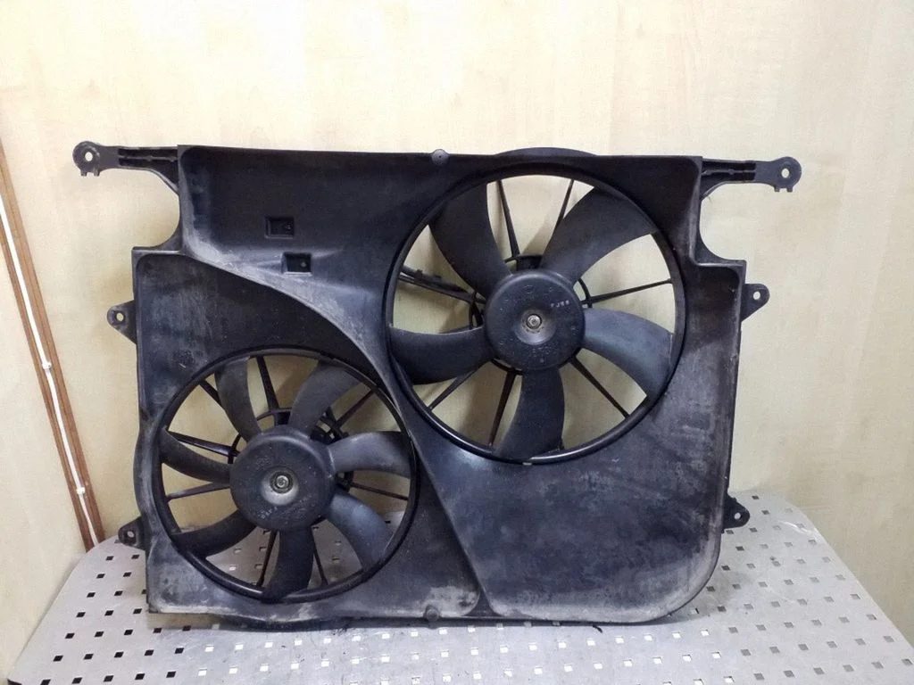 Radiator cooling fan shroud 96837839