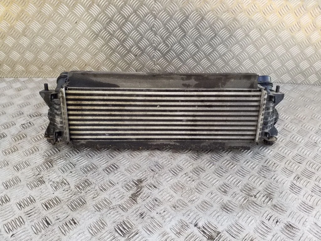 Vahejahuti radiaator – Nissan Navara D23 (2015-)