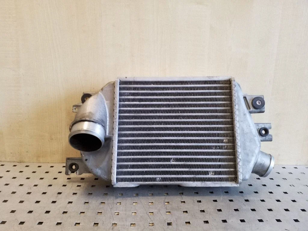 Vahejahuti radiaator TM0180