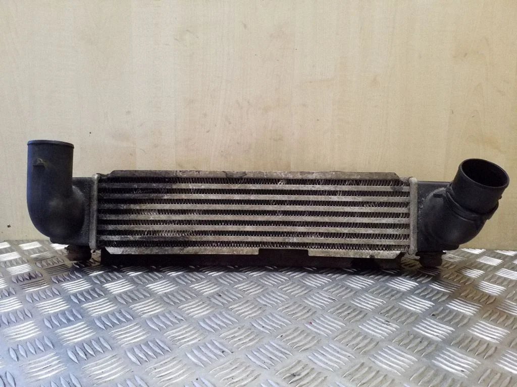 Vahejahuti radiaator – KIA Sorento (2002-2009)