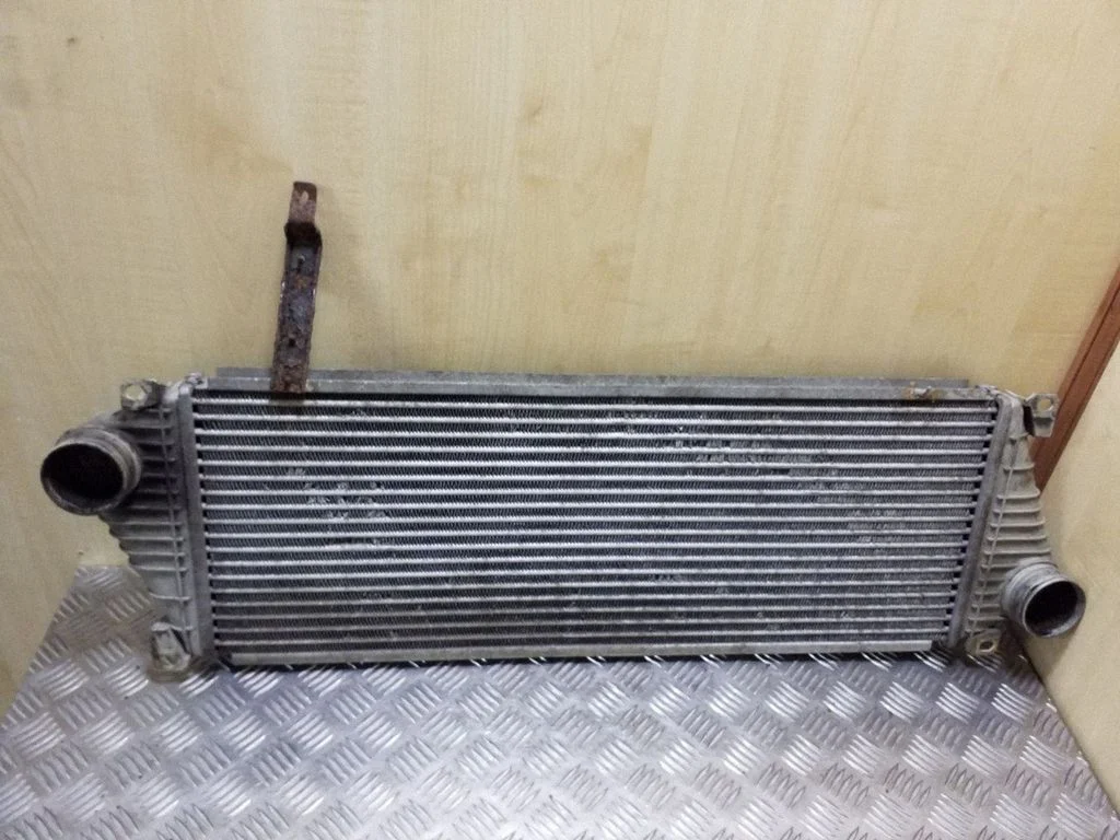 Vahejahuti radiaator – Mercedes-Benz Sprinter W901 W902 W903 W904 (1995-2007)