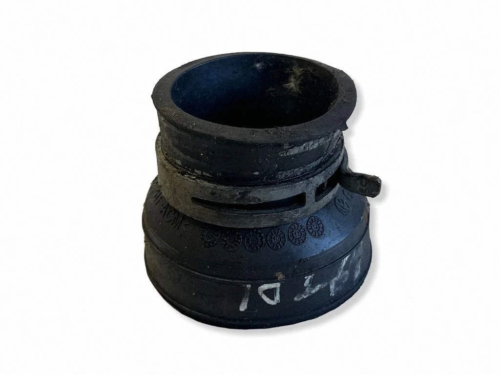Vahejahuti voolik (-ud)/ toru (-d) 7H0129656E