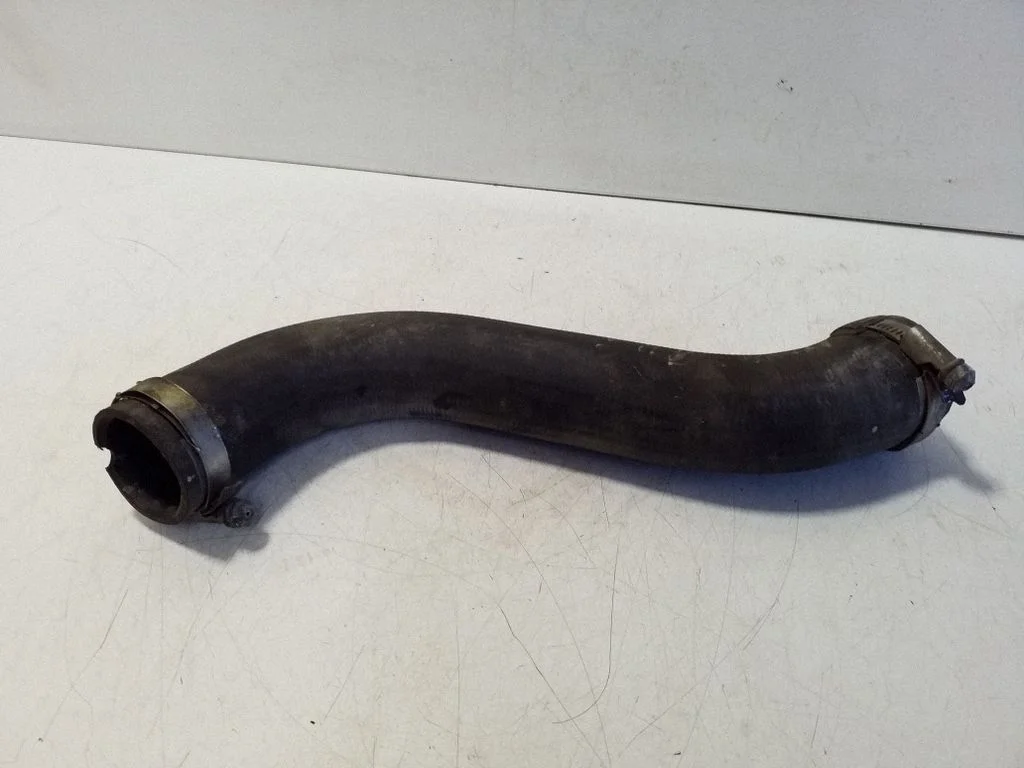 Intercooler hose/pipe U306832070
