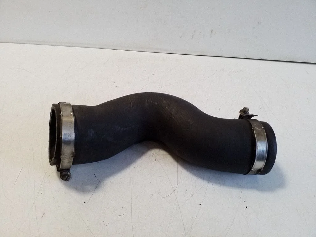 Intercooler hose/pipe 8J0145832C