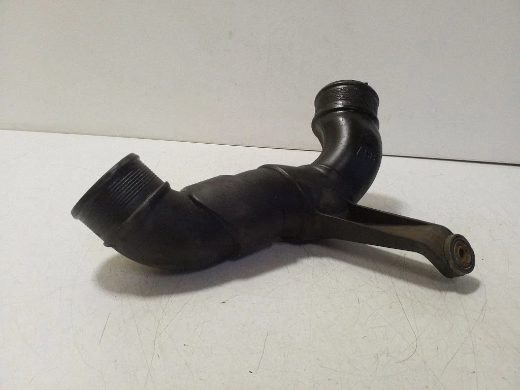 Intercooler hose/pipe 5N0145762BA