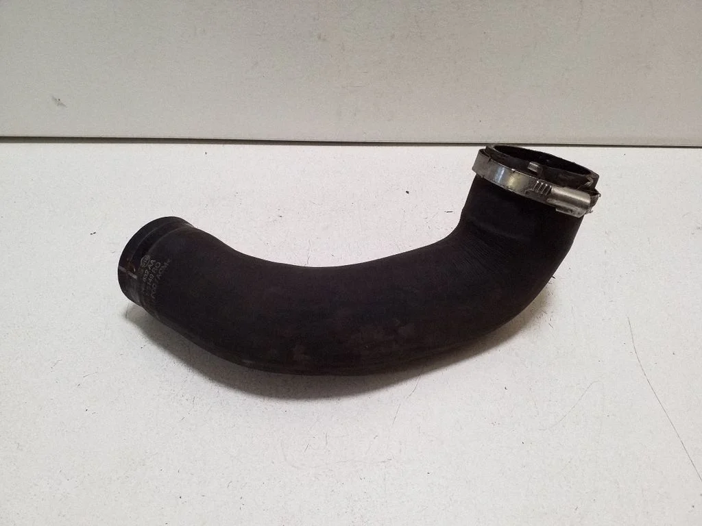 Wąż / rura intercoolera 5N0145832AA
