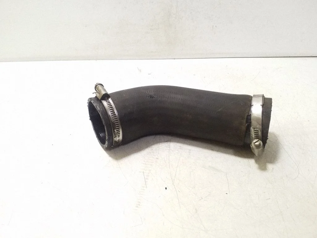 Intercooler hose/pipe