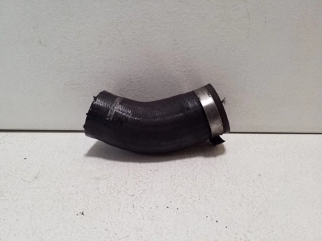Intercooler hose/pipe