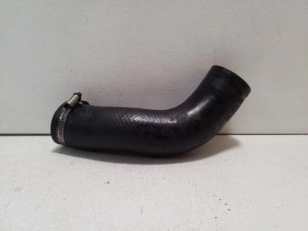 Intercooler hose/pipe