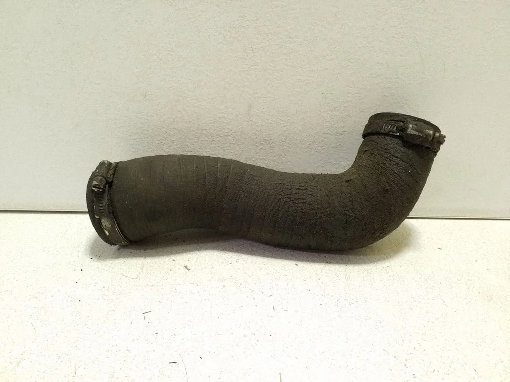 Intercooler hose/pipe