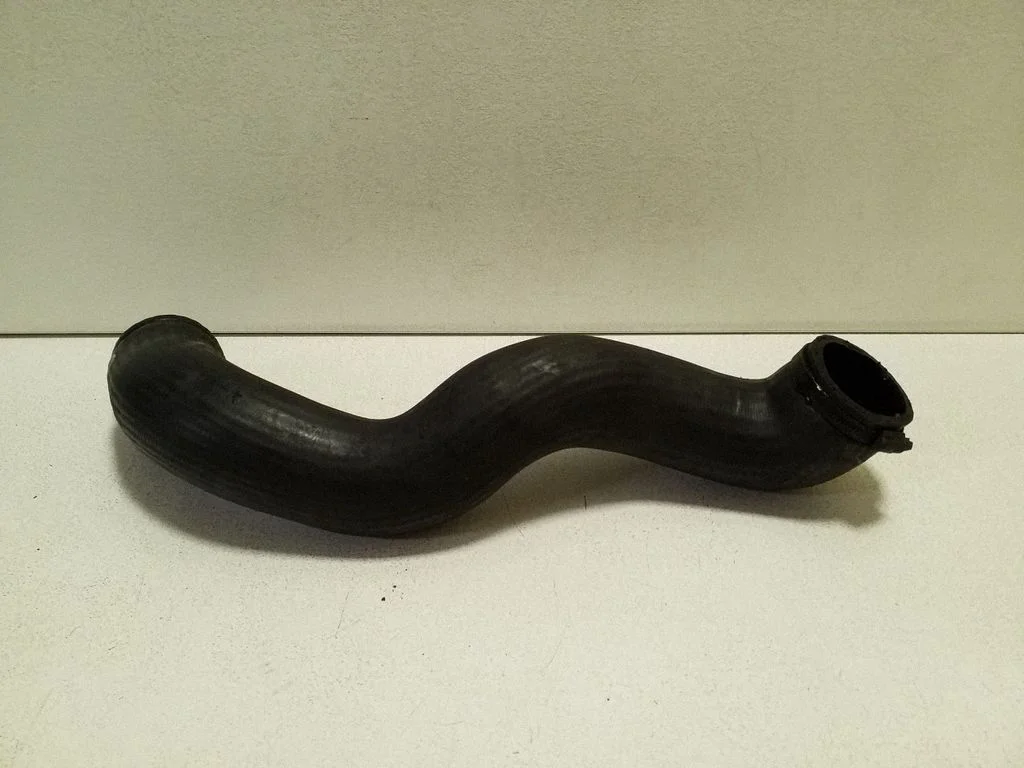 Intercooler hose/pipe