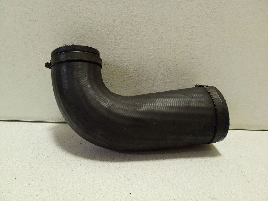 Intercooler hose/pipe