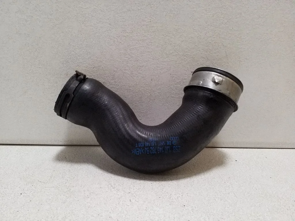 Vahejahuti voolik (-ud)/ toru (-d) 1J0145762BJ
