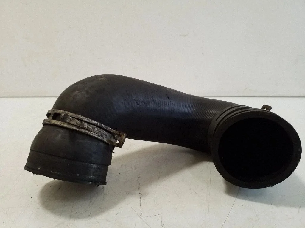 Intercooler hose/pipe