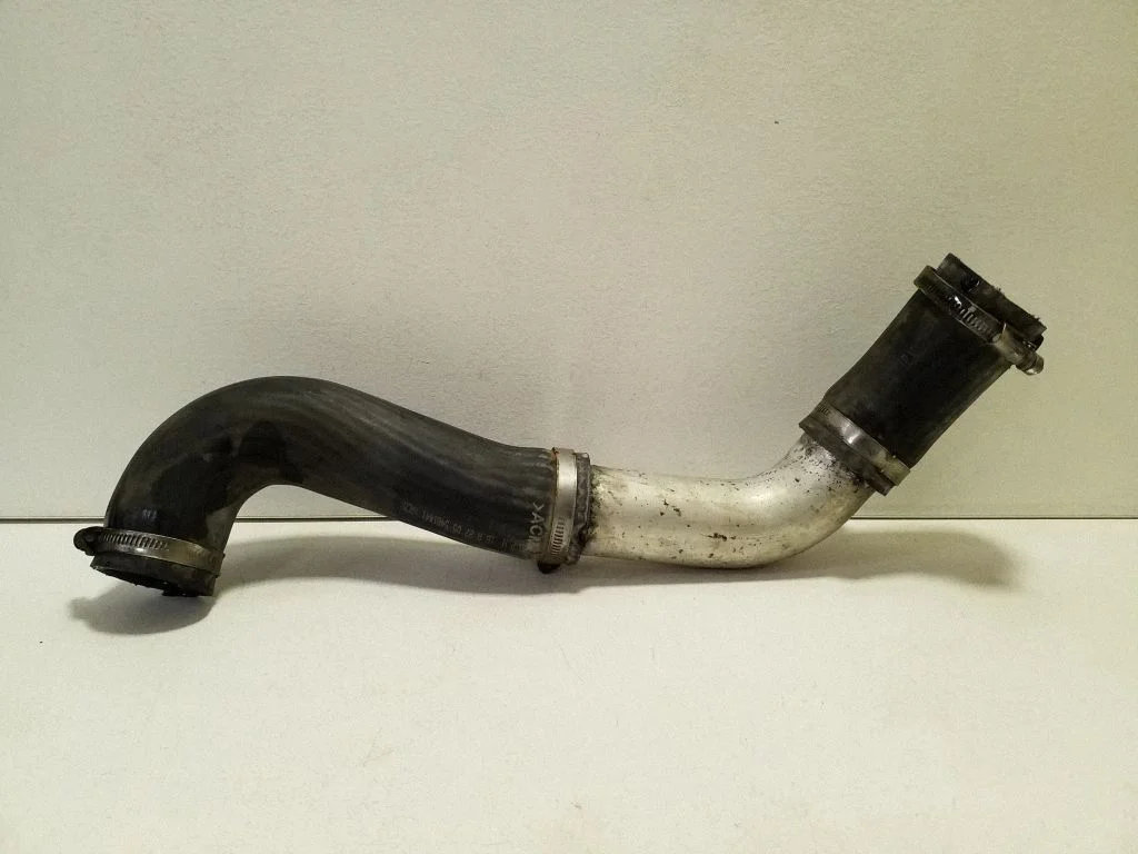 Vahejahuti voolik (-ud)/ toru (-d) 252642F650