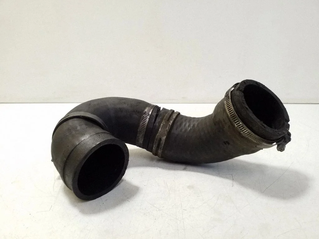 Intercooler hose/pipe