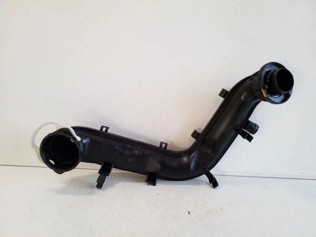 Intercooler hose/pipe 05C145673B