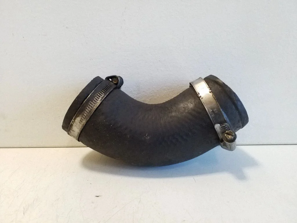 Intercooler hose/pipe