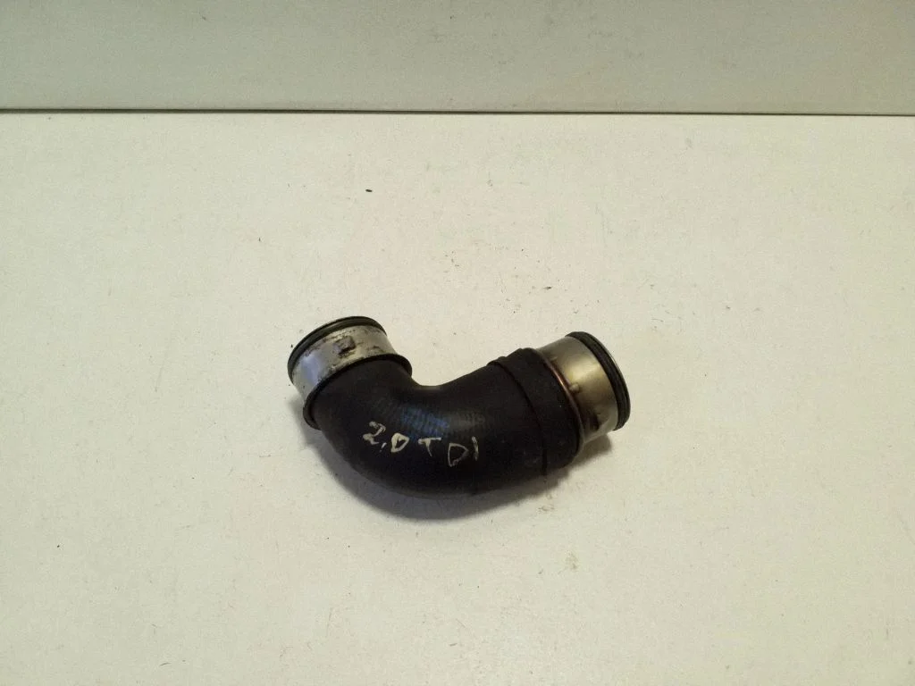 Vahejahuti voolik (-ud)/ toru (-d) 1K0145790C