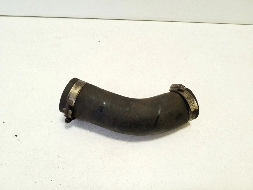 Intercooler hose/pipe