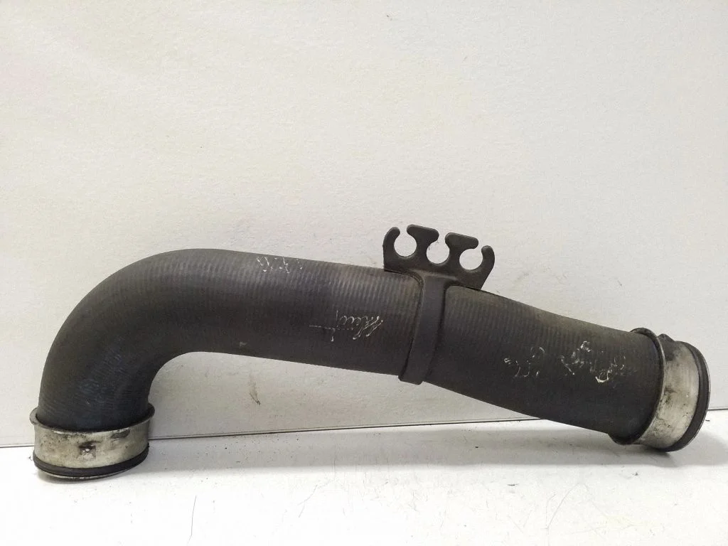 Intercooler hose/pipe