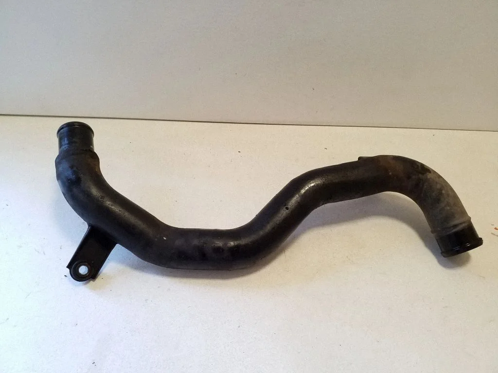 Intercooler hose/pipe