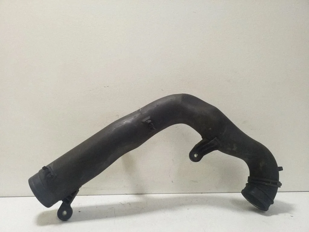 Vahejahuti voolik (-ud)/ toru (-d) 1K0129654
