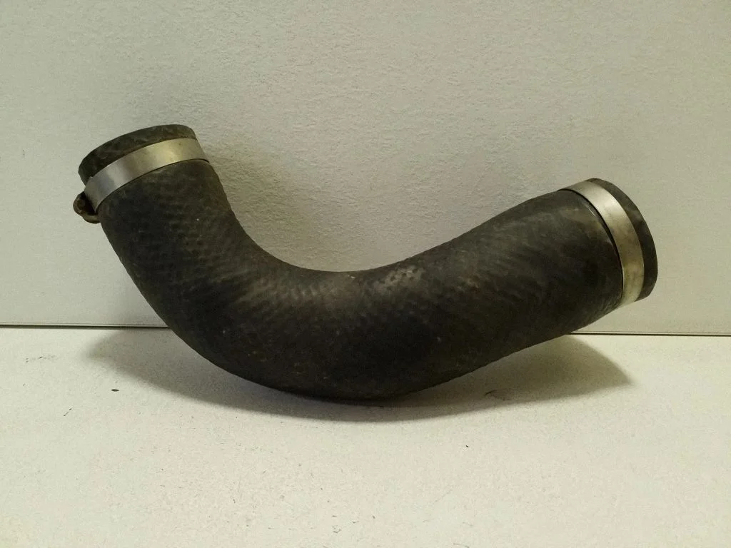 Intercooler hose/pipe
