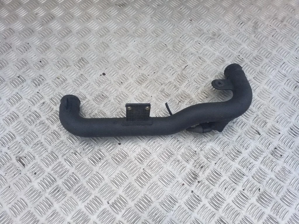 Intercooler hose/pipe 8D0145840M