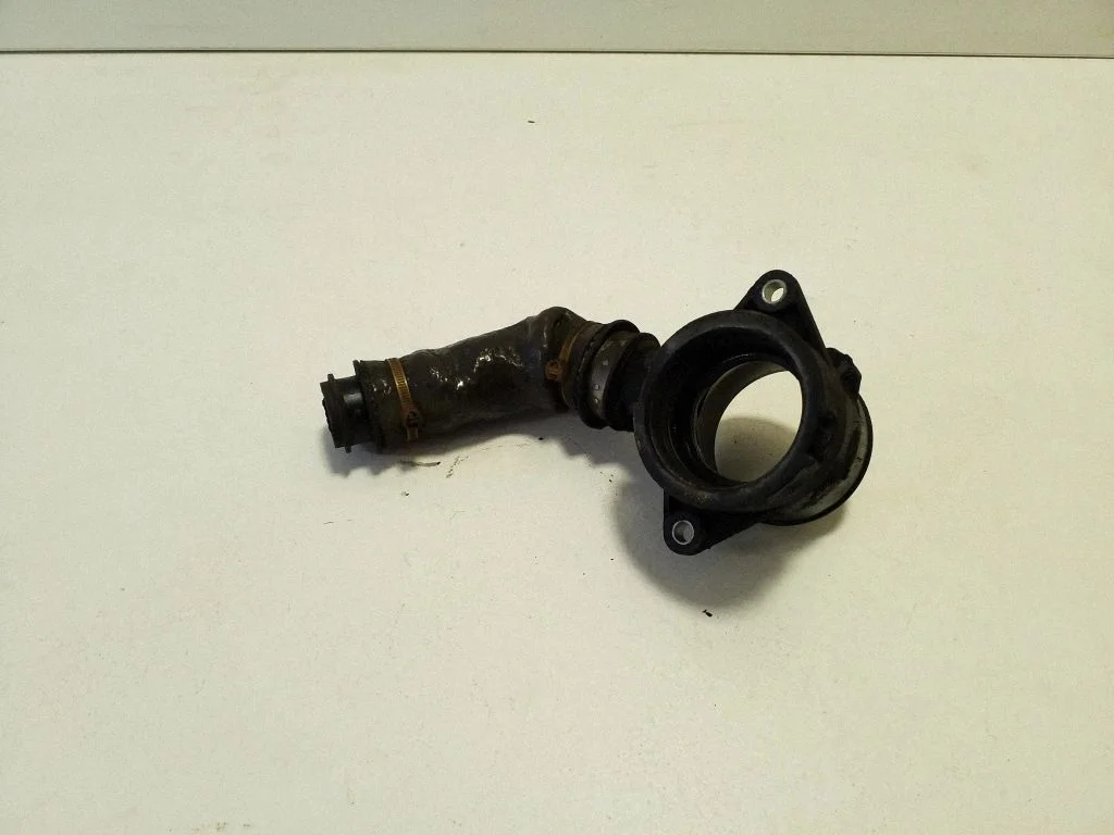 Intercooler hose/pipe AV616C784AE