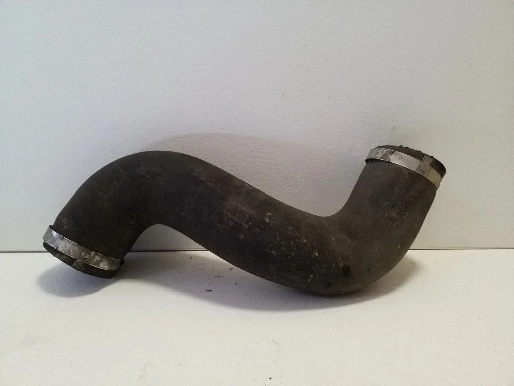 Intercooler hose/pipe 2H0145708B