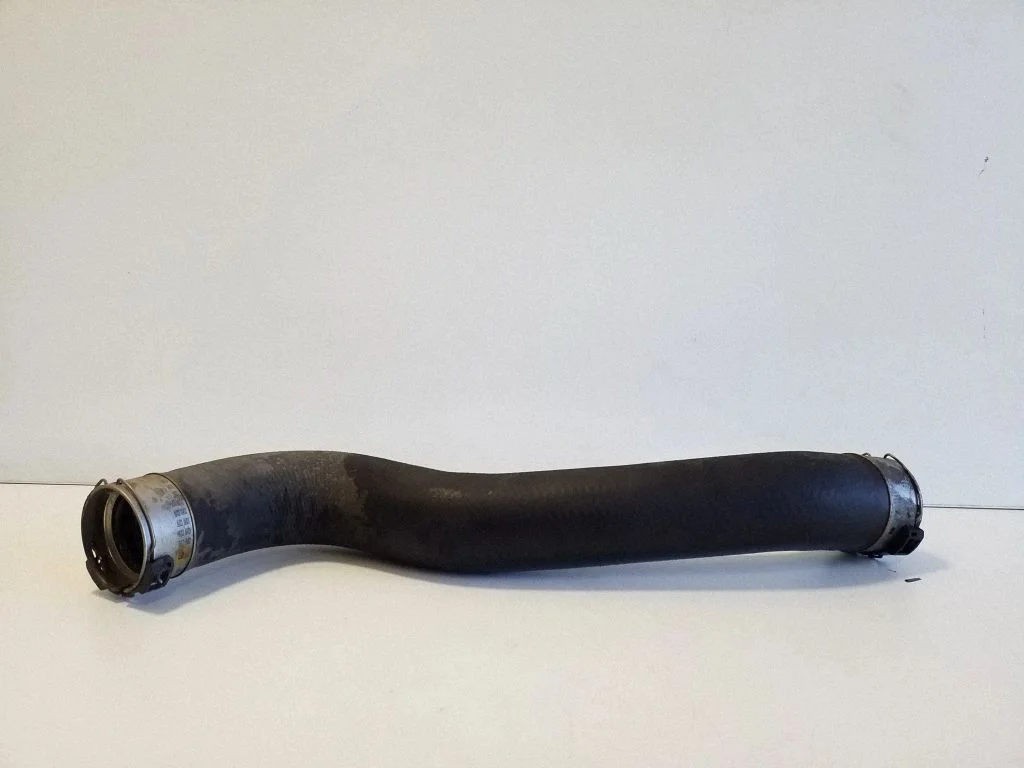 Intercooler hose/pipe