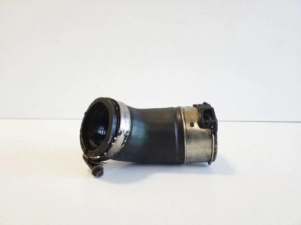 Intercooler hose/pipe 7E0145708B