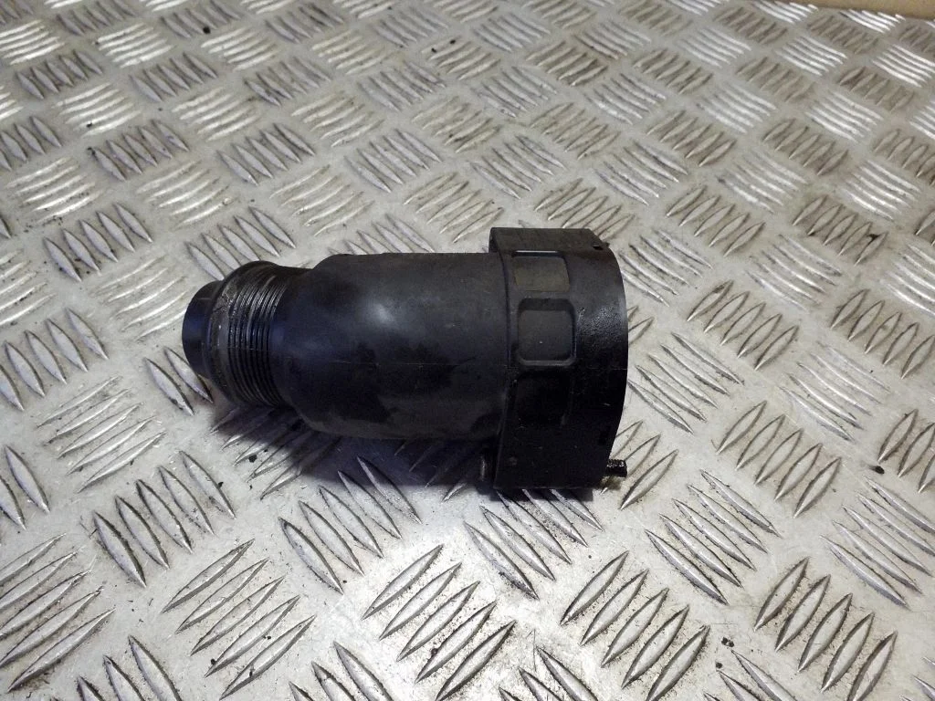 Intercooler hose/pipe 04L131111M