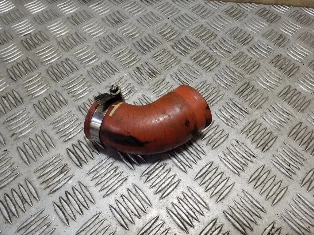 Intercooler hose/pipe