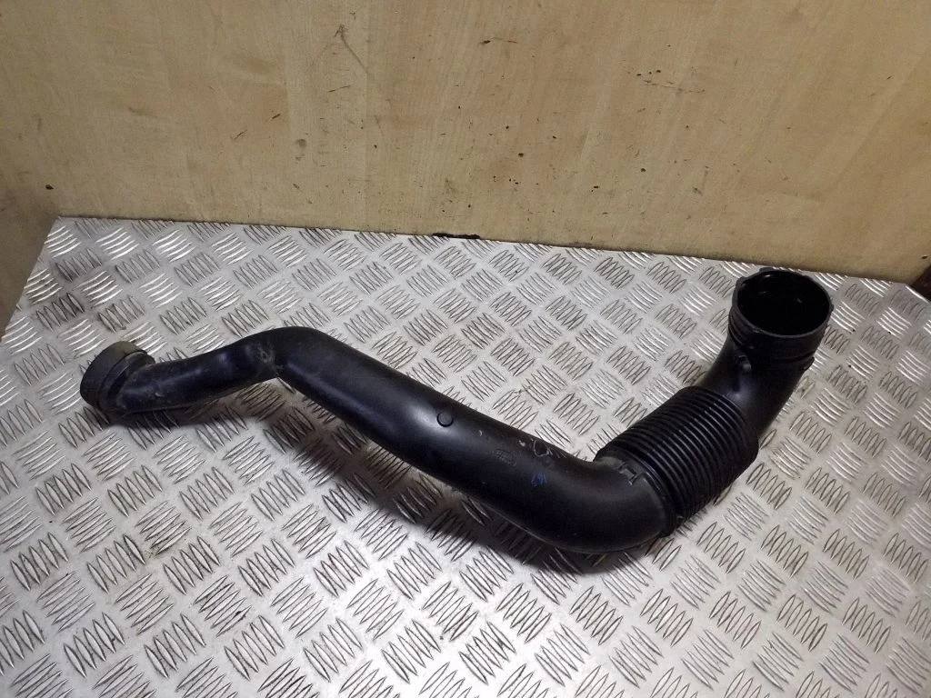 Intercooler hose/pipe CPLA9C620AA