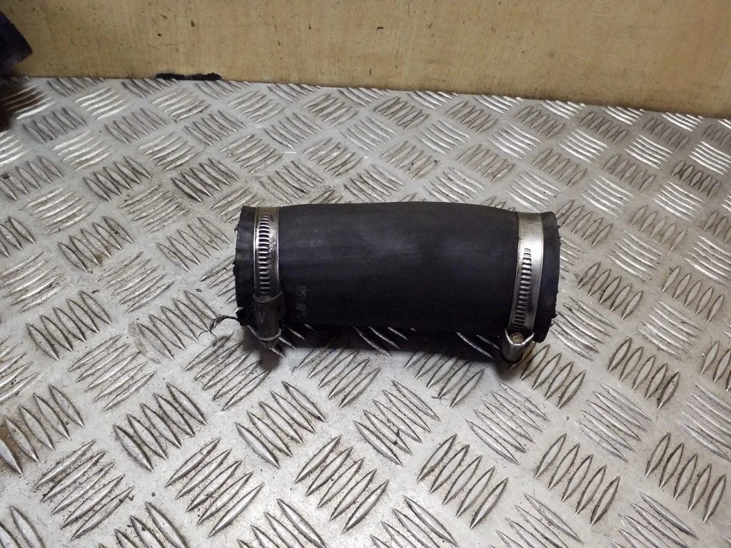 Vahejahuti voolik (-ud)/ toru (-d) 282642F450