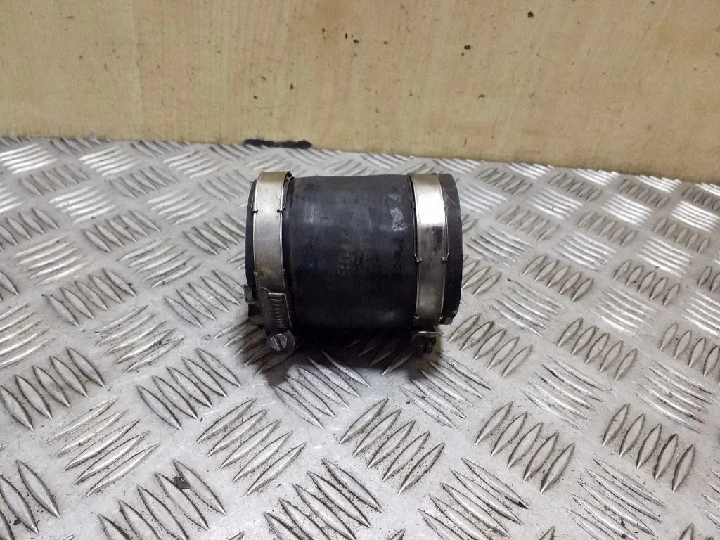 Intercooler hose/pipe