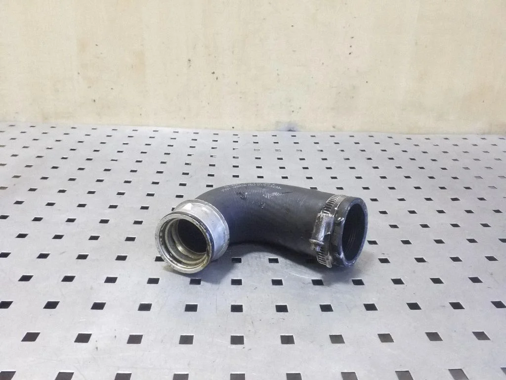 Intercooler hose/pipe 7P0145708A