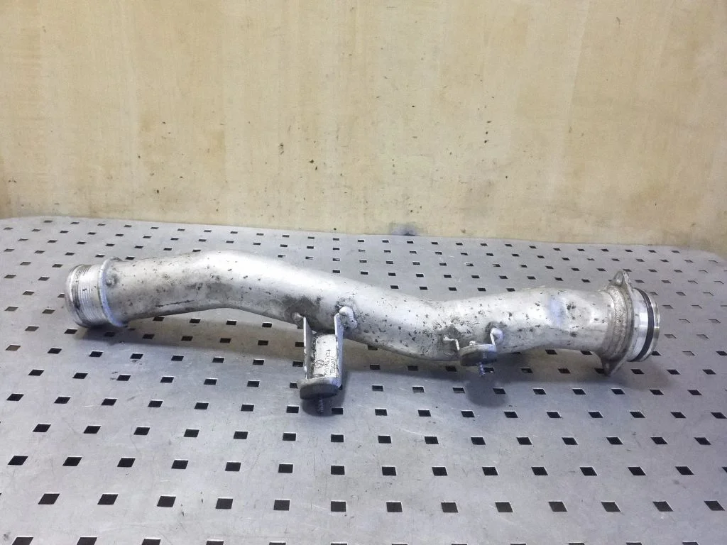 Intercooler hose/pipe 7P0145762A
