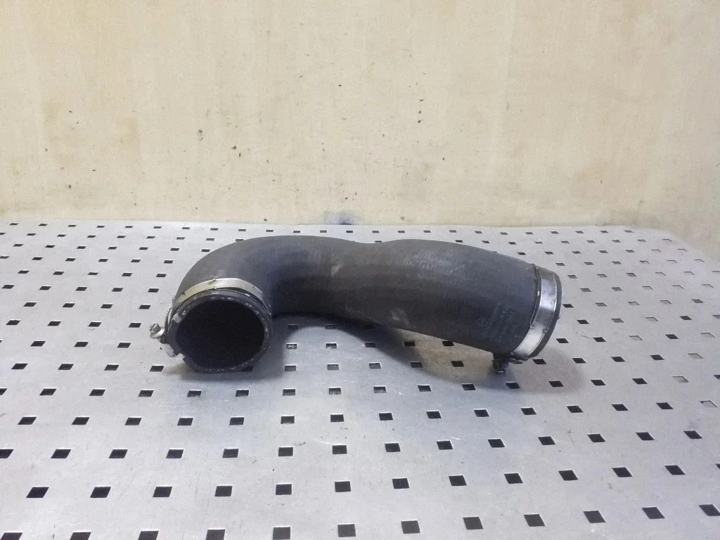 Intercooler hose/pipe 7P0145972B
