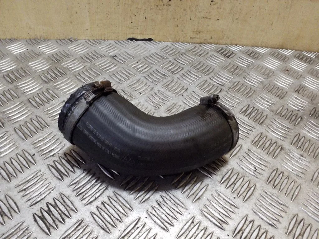 Intercooler hose/pipe 31319741