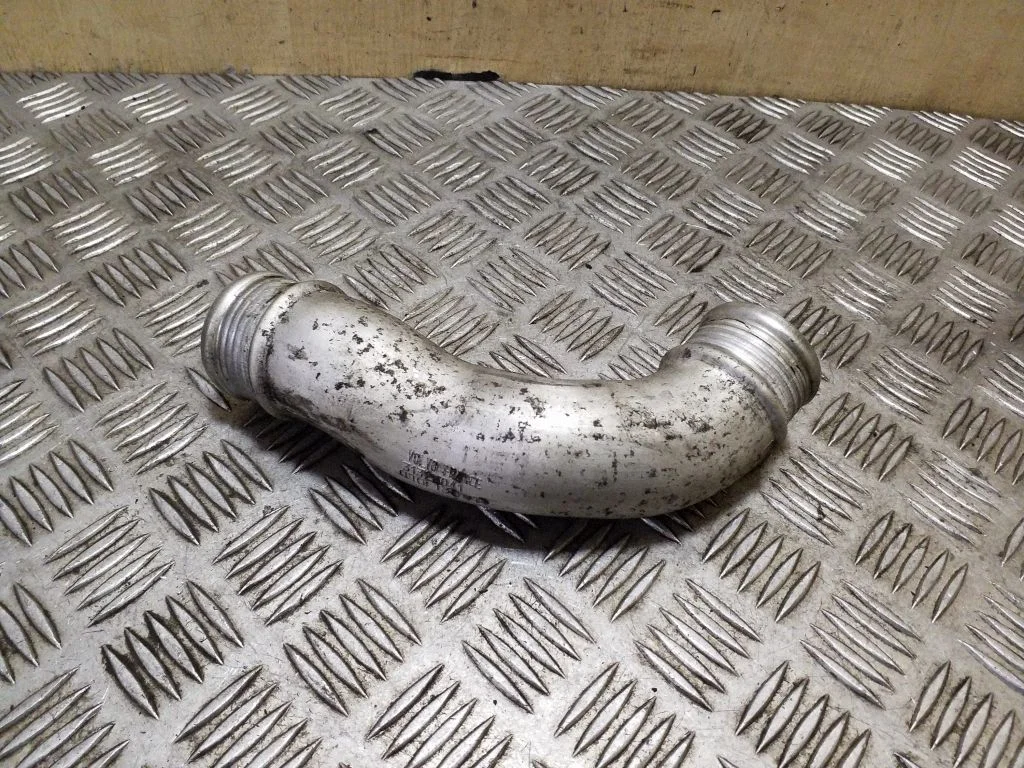 Intercooler hose/pipe 31325041