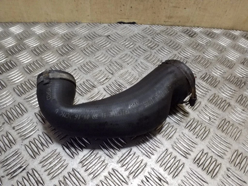 Intercooler hose/pipe