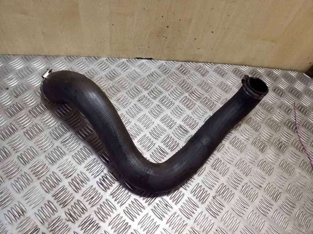 Intercooler hose/pipe DS736F072DH