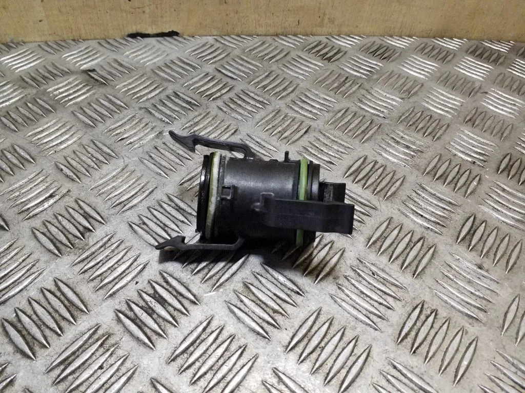 Intercooler hose/pipe 04E145875F