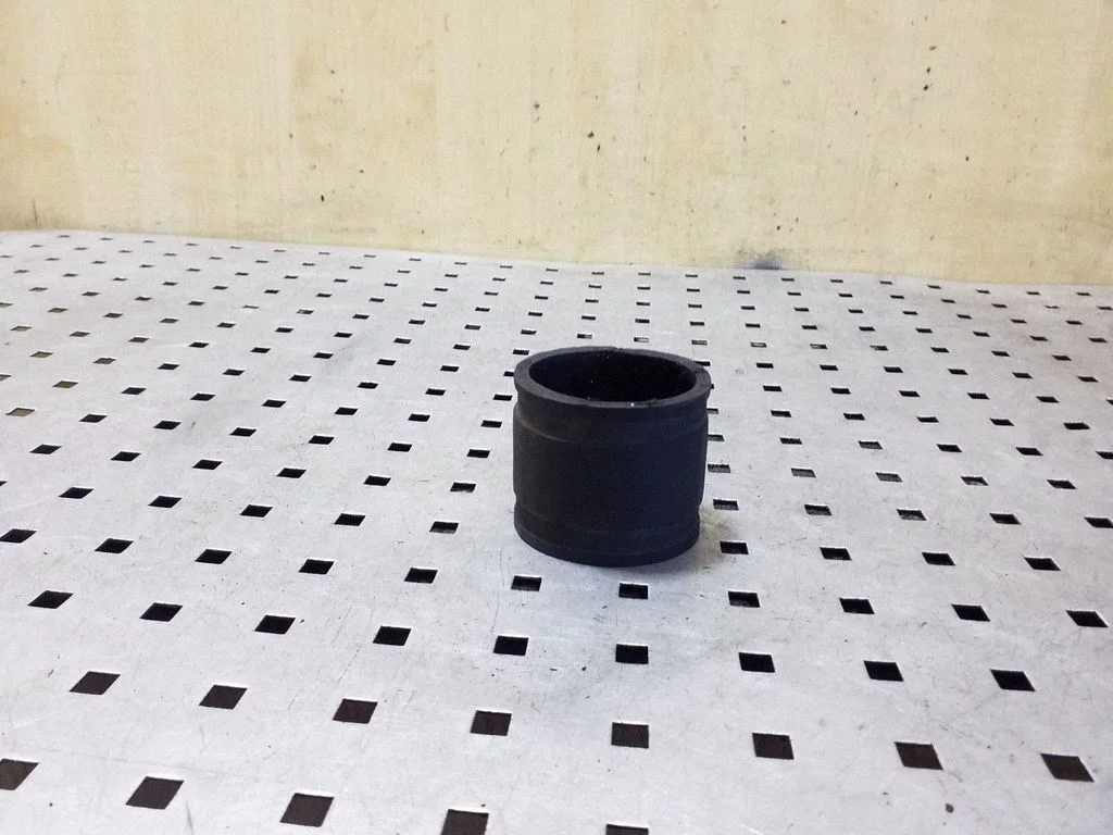 Vahejahuti voolik (-ud)/ toru (-d) 3A0145832