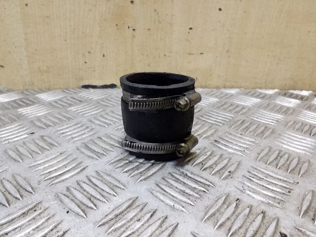 Intercooler hose/pipe