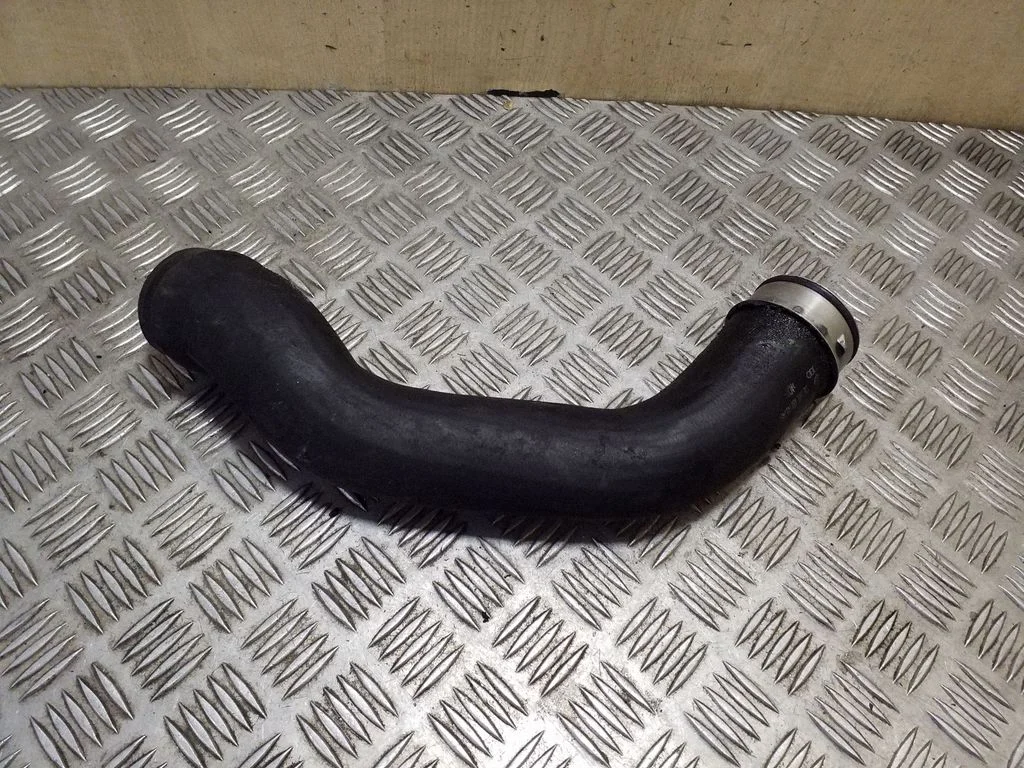 Wąż / rura intercoolera 4B0145745F