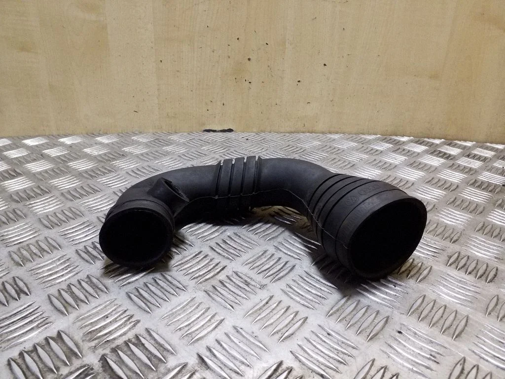 Intercooler hose/pipe 8D0129615A
